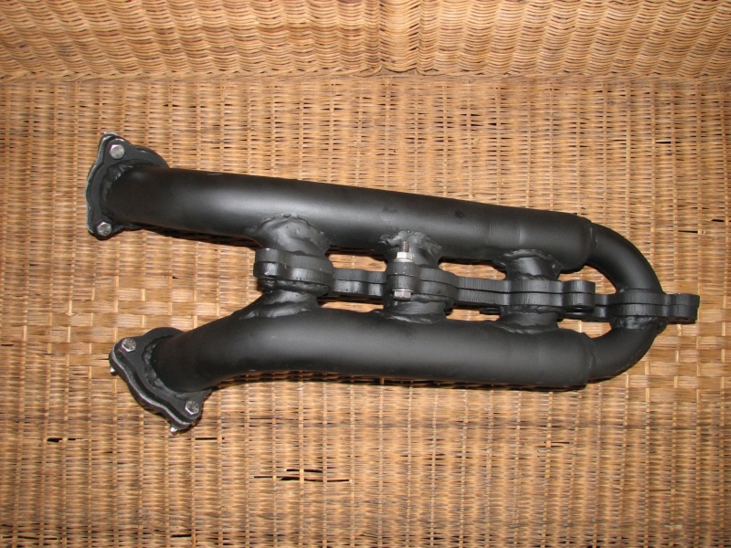 lexus-v8-engine-narrow-exhaust-manifolds